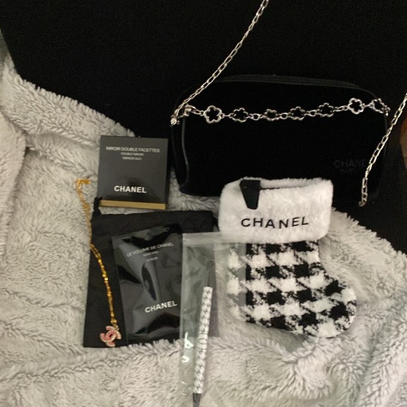 Chanel bundle - Picture 8 of 11